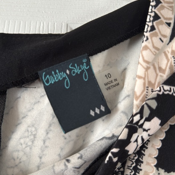 Gabby Skye Dress - Picture 3 of 4